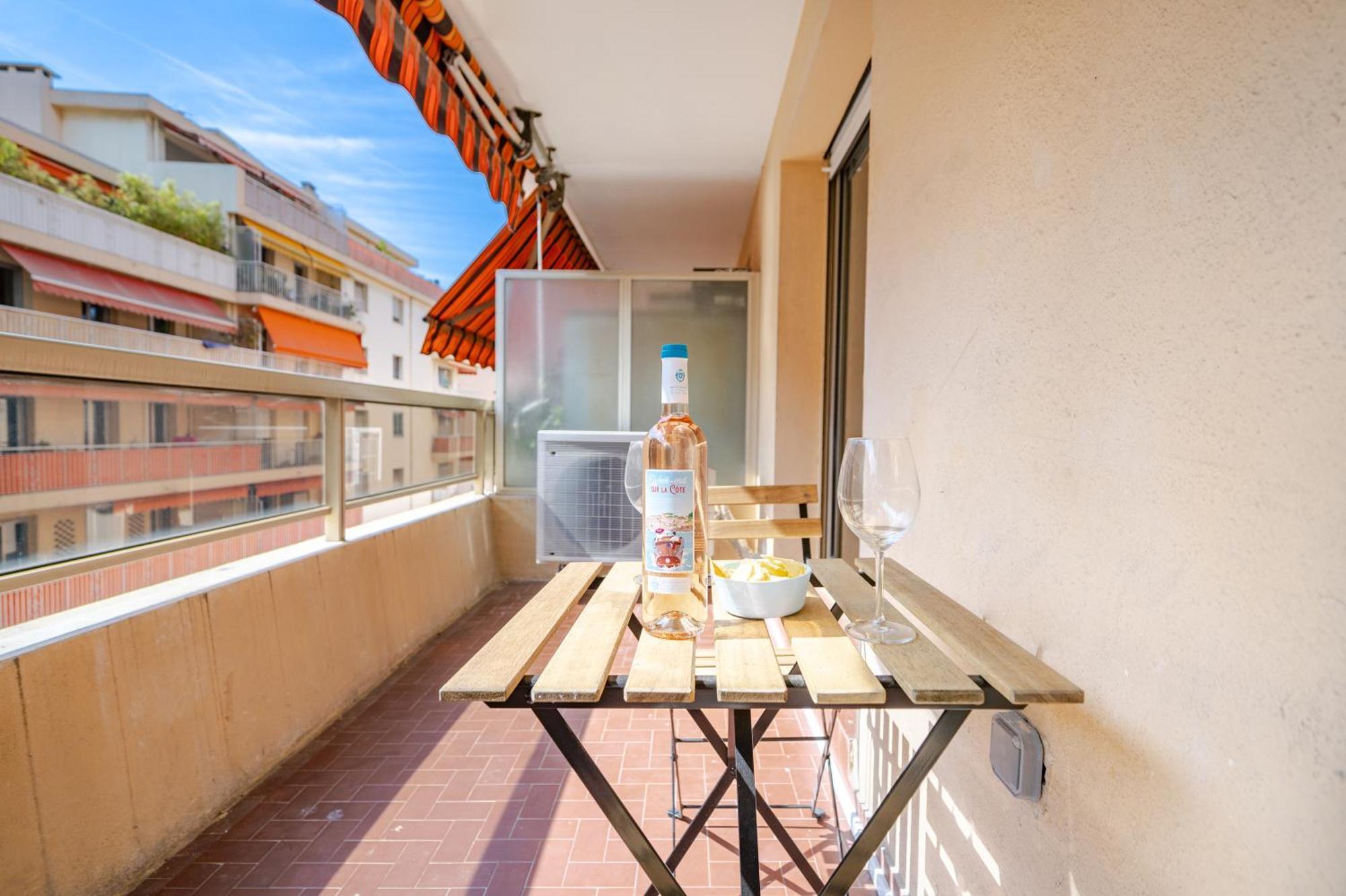 Near Old Town And Apartment Fully Renovated Nizza Esterno foto