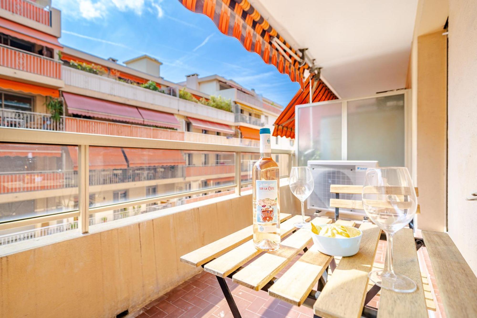 Near Old Town And Apartment Fully Renovated Nizza Esterno foto